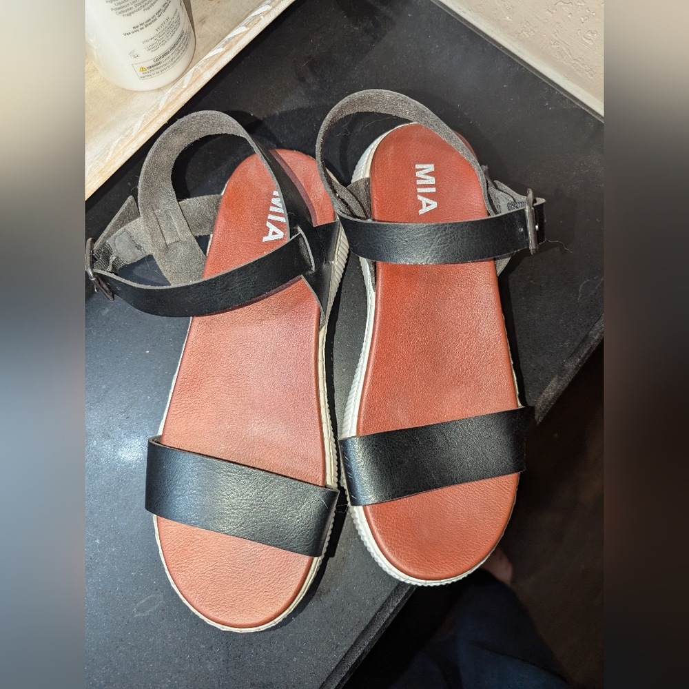 Mia platform strap sandals